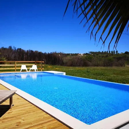مكان تخييم Moledos Glamping *